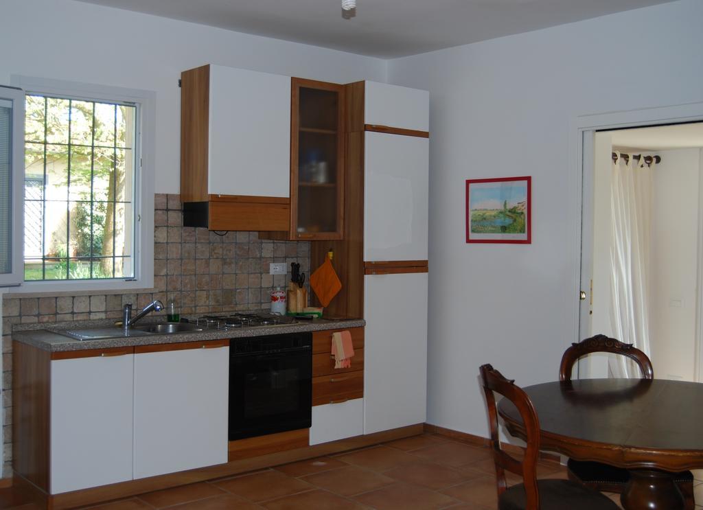 Casa Vacanze Vigna Di Valle Bracciano  Zimmer foto