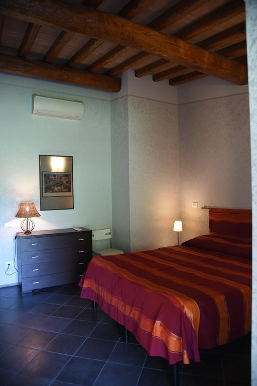 Casa Vacanze Vigna Di Valle Bracciano  Zimmer foto